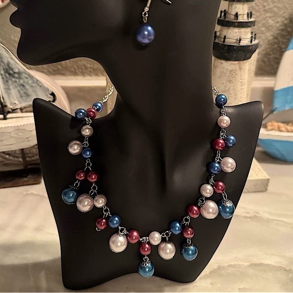 Vibrant Blue Red Beaded Festoon Necklace & earring set handcrafted - Picture 1 of 3